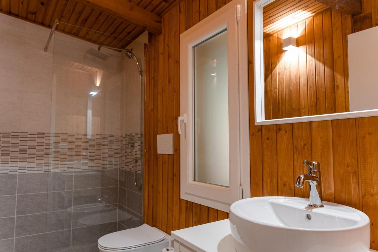 Chalet Alessandrini - Private Lakeside Beach Tenna Exterior photo
